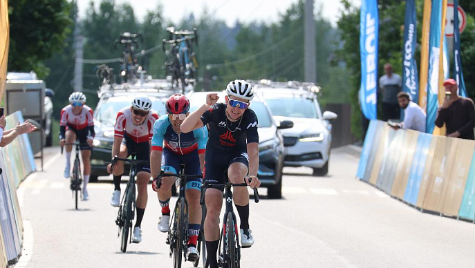 Денис Савельев выиграл второй этап велогонки «Золото Ладоги»